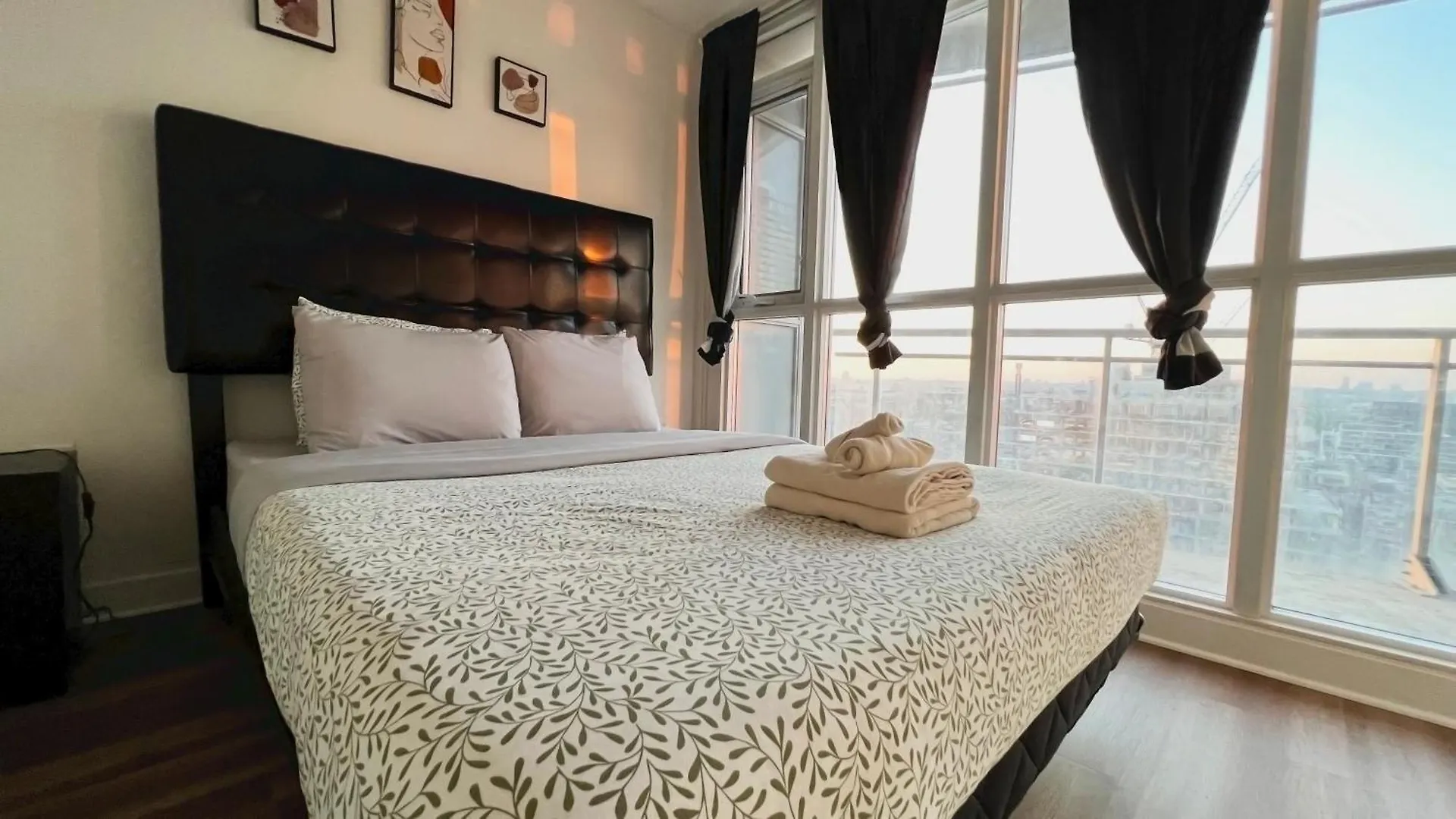 Stunning Luxurious Lakeview Condo By Cn Tower Toronto 0*,  Canada