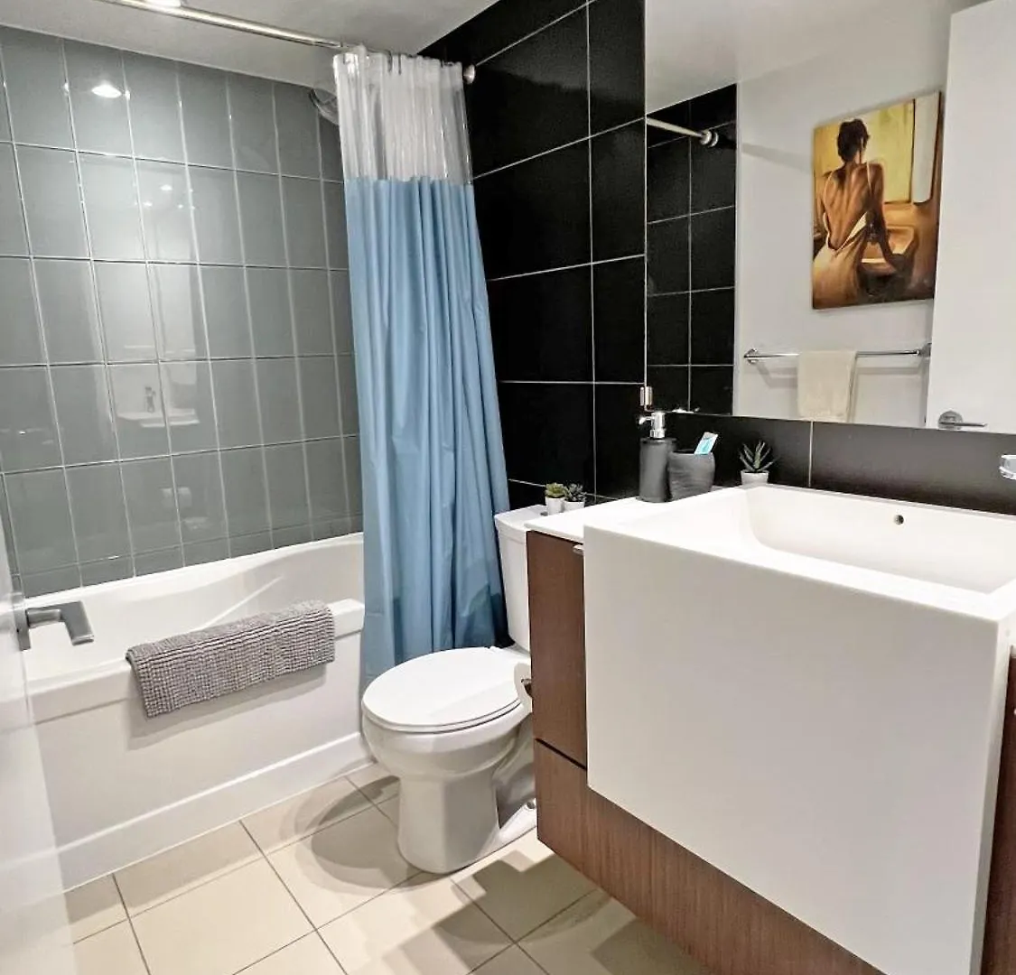 Appartement Stunning Luxurious Lakeview Condo By Cn Tower Toronto Canada