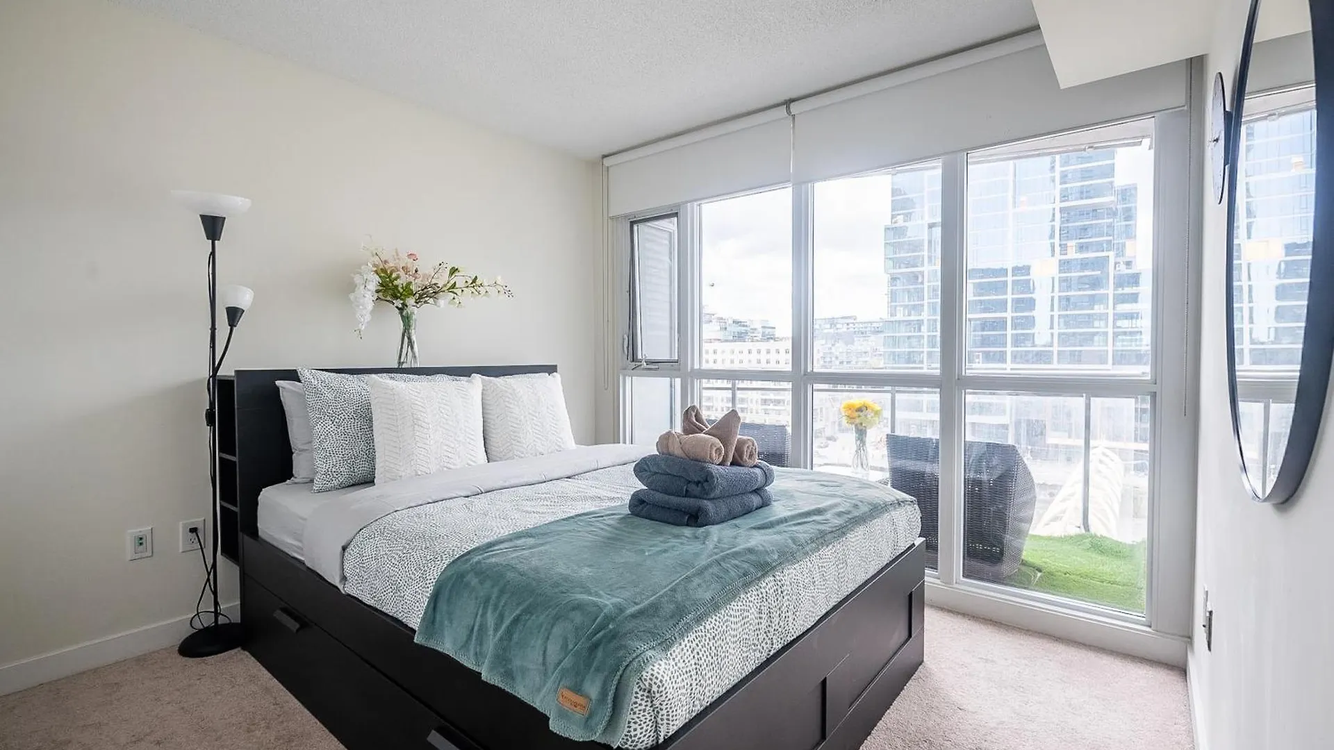 Stunning Luxurious Lakeview Condo By Cn Tower Toronto 0*,